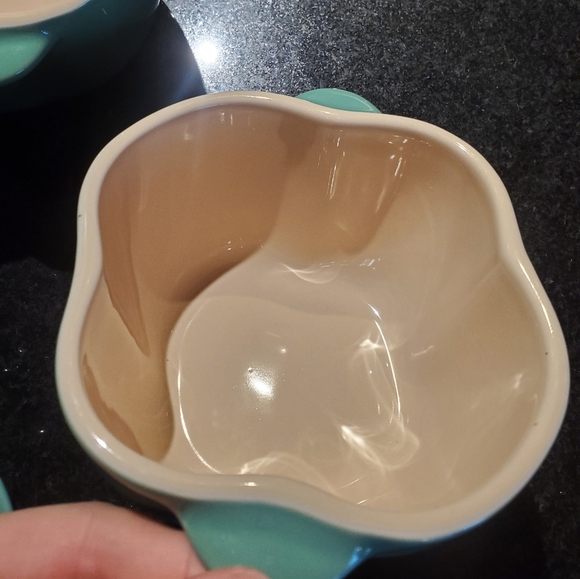 Le Creuset Bell Pepper Cocotte set of 2 LIKE NEW - Picture 7 of 8